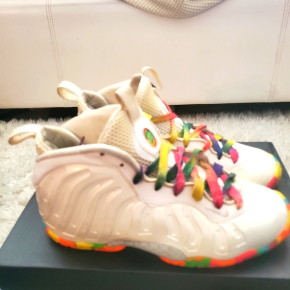 Nike Shoes - Nike sneakers